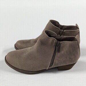 Carlos Santana Size 7.5M Soft Taupe Brown Brie Ankle Booties